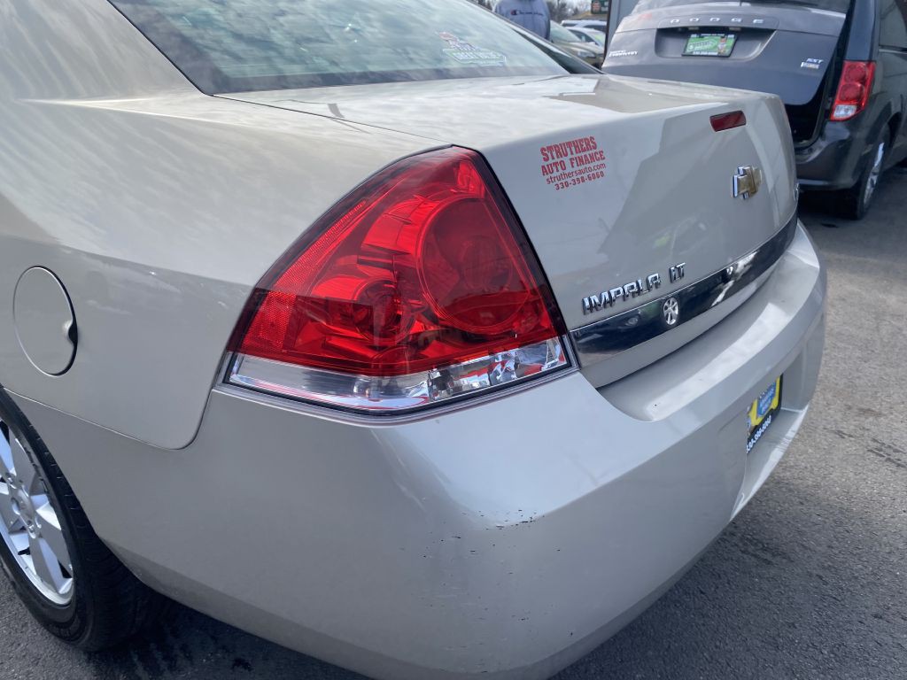 2010 Chevrolet Impala Image 25