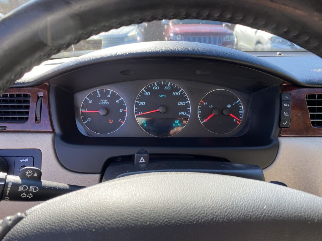 2010 Chevrolet Impala Image 12