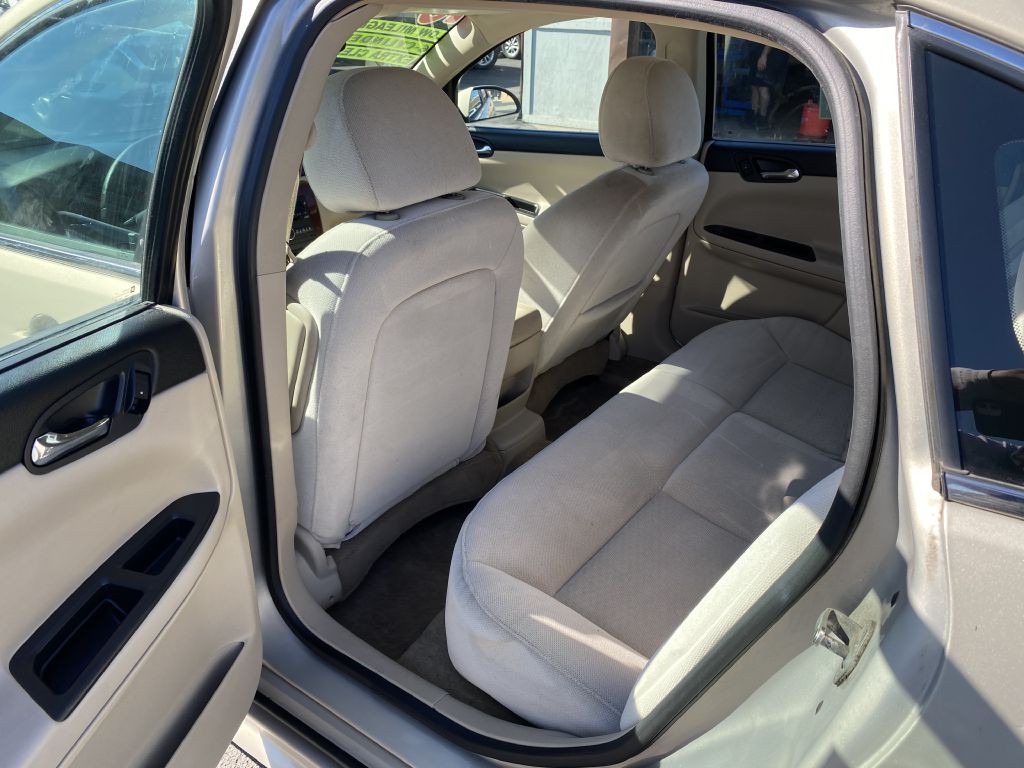 2010 Chevrolet Impala Image 15