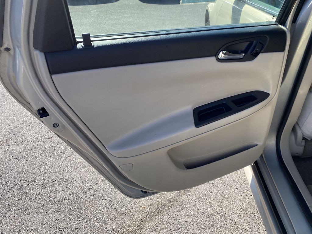 2010 Chevrolet Impala Image 20
