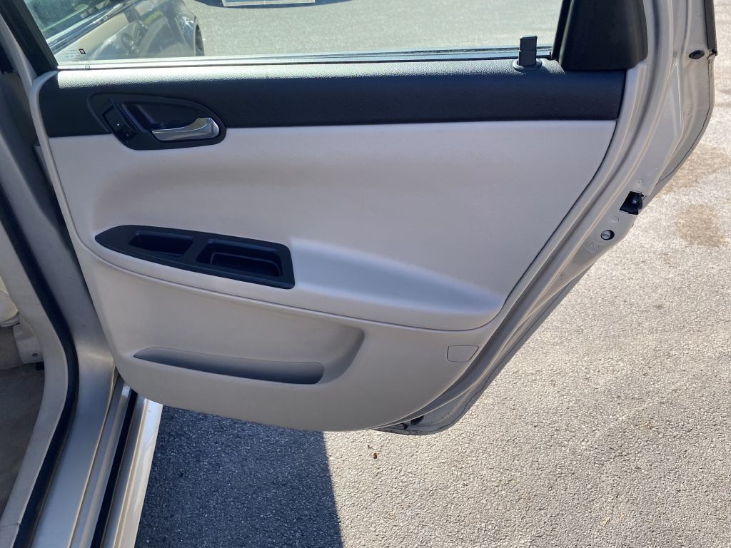 2010 Chevrolet Impala Image 21
