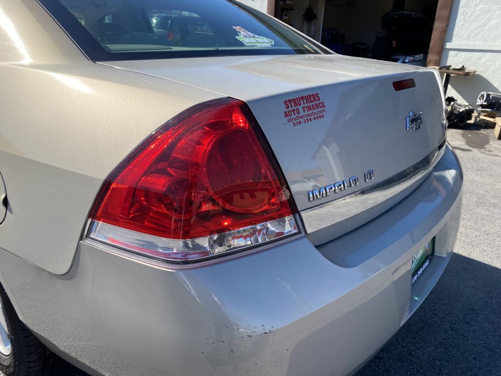 2010 Chevrolet Impala Image 25