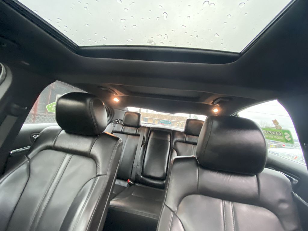 2014 Lincoln MKS Image 17