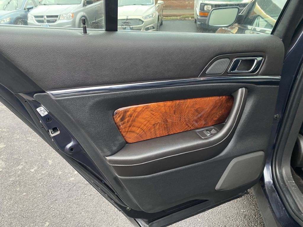 2014 Lincoln MKS Image 19