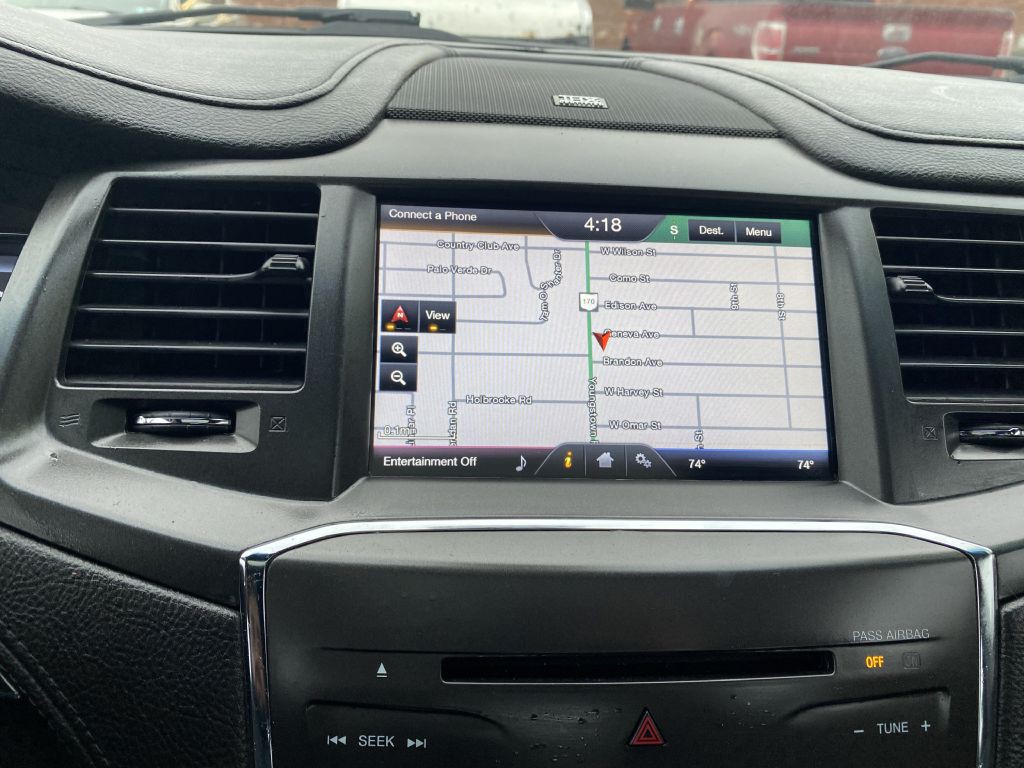 2014 Lincoln MKS Image 25