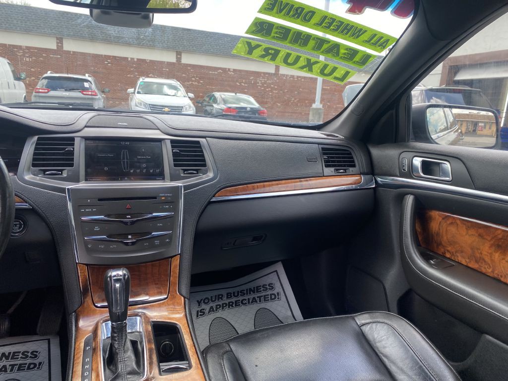 2014 Lincoln MKS Image 11