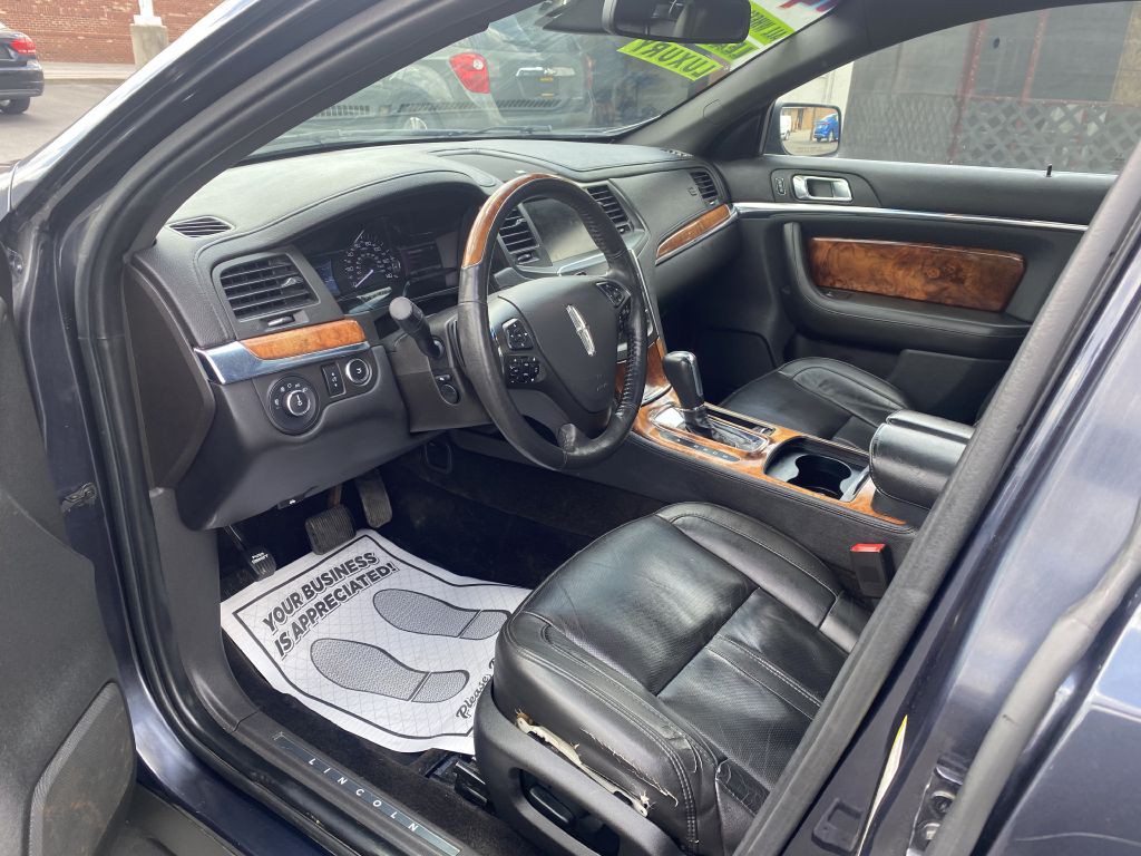 2014 Lincoln MKS Image 14
