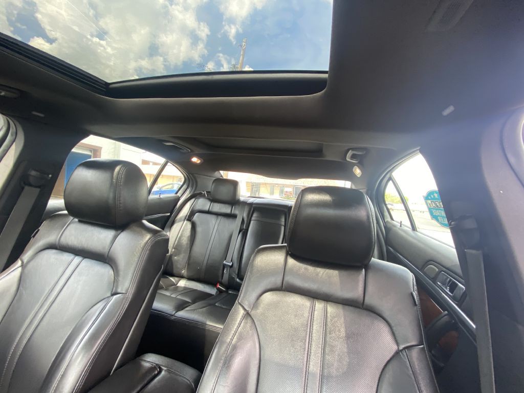 2014 Lincoln MKS Image 18