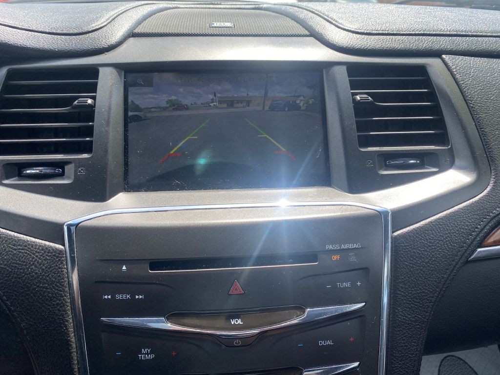 2014 Lincoln MKS Image 26