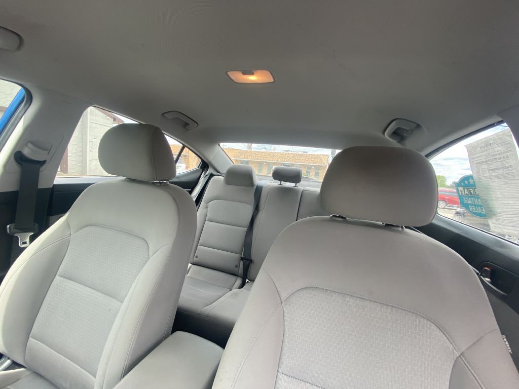 2018 Hyundai Elantra Image 18