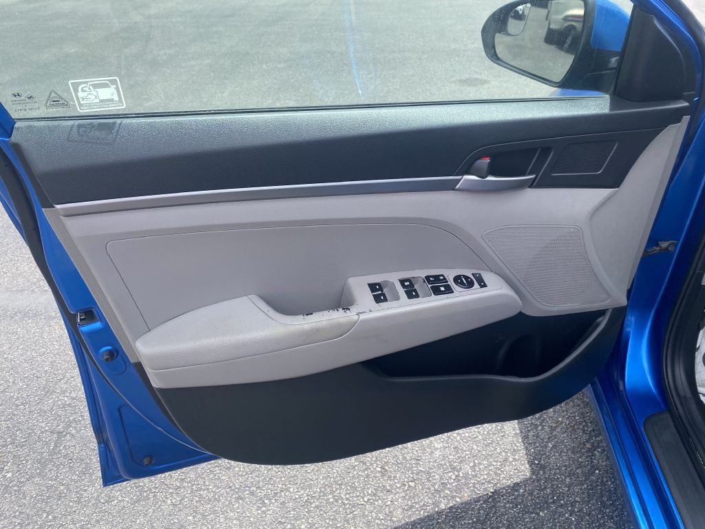 2018 Hyundai Elantra Image 19
