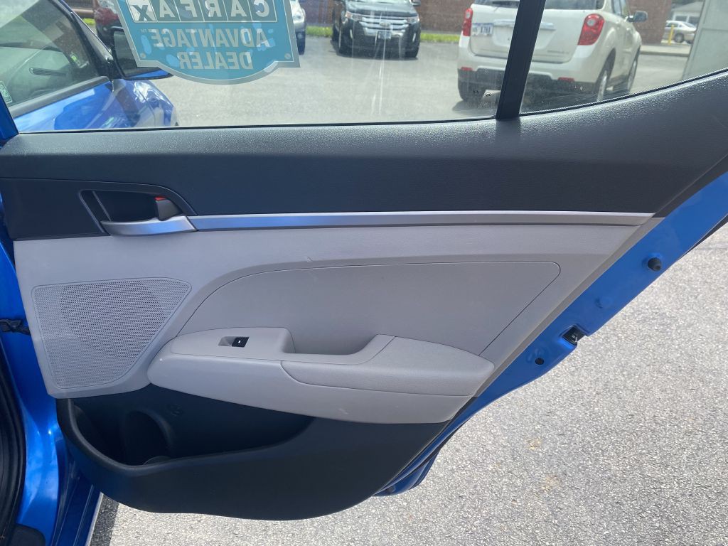 2018 Hyundai Elantra Image 21