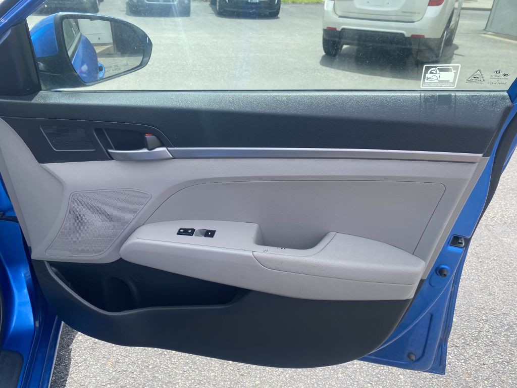 2018 Hyundai Elantra Image 22