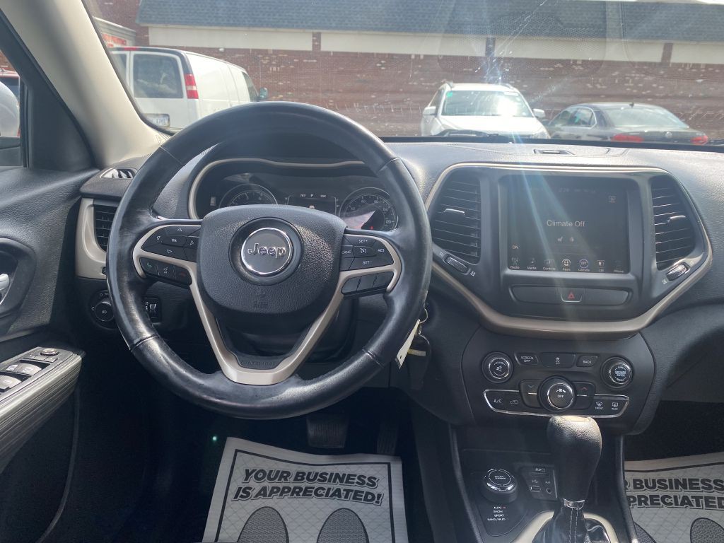 2015 Jeep Cherokee Image 10