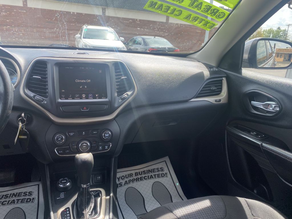 2015 Jeep Cherokee Image 11