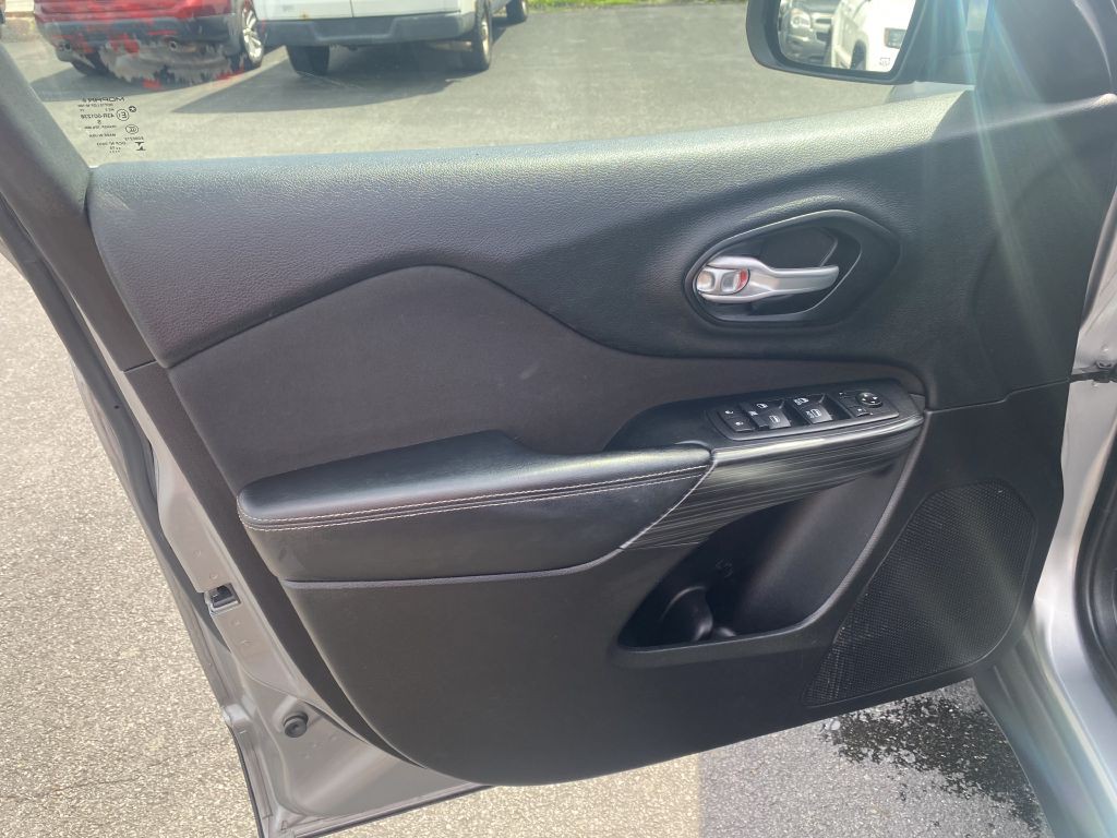 2015 Jeep Cherokee Image 20