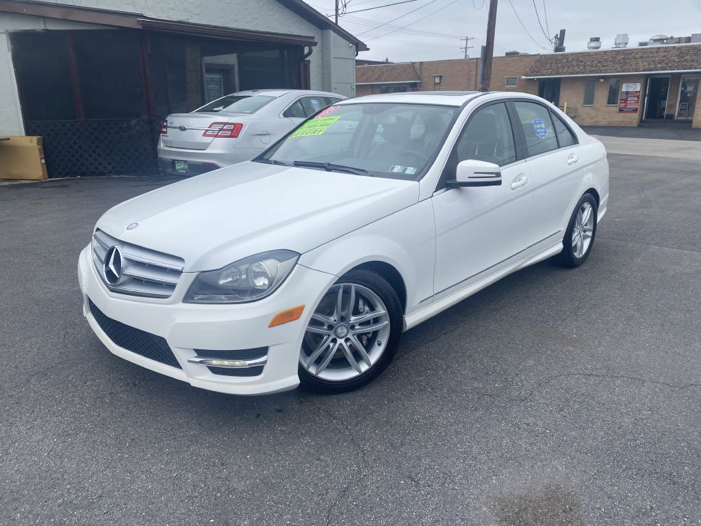 2013 Mercedes-Benz C-Class Image 1