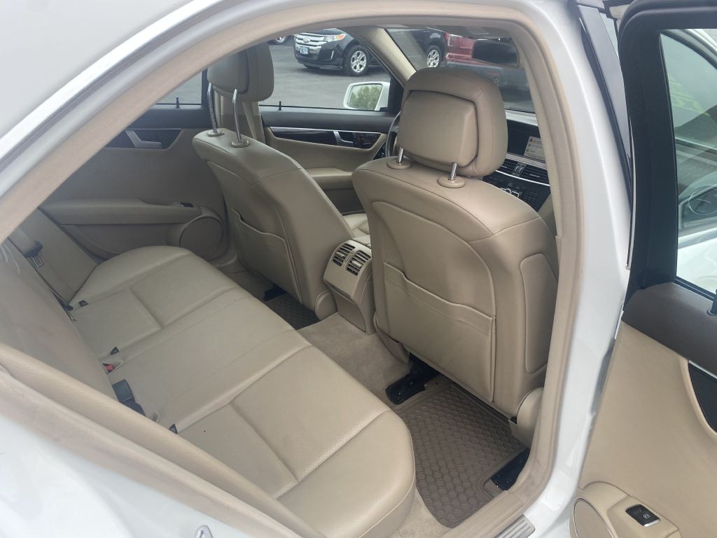 2013 Mercedes-Benz C-Class Image 16