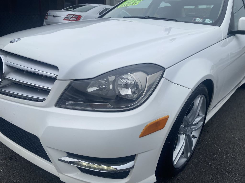 2013 Mercedes-Benz C-Class Image 24