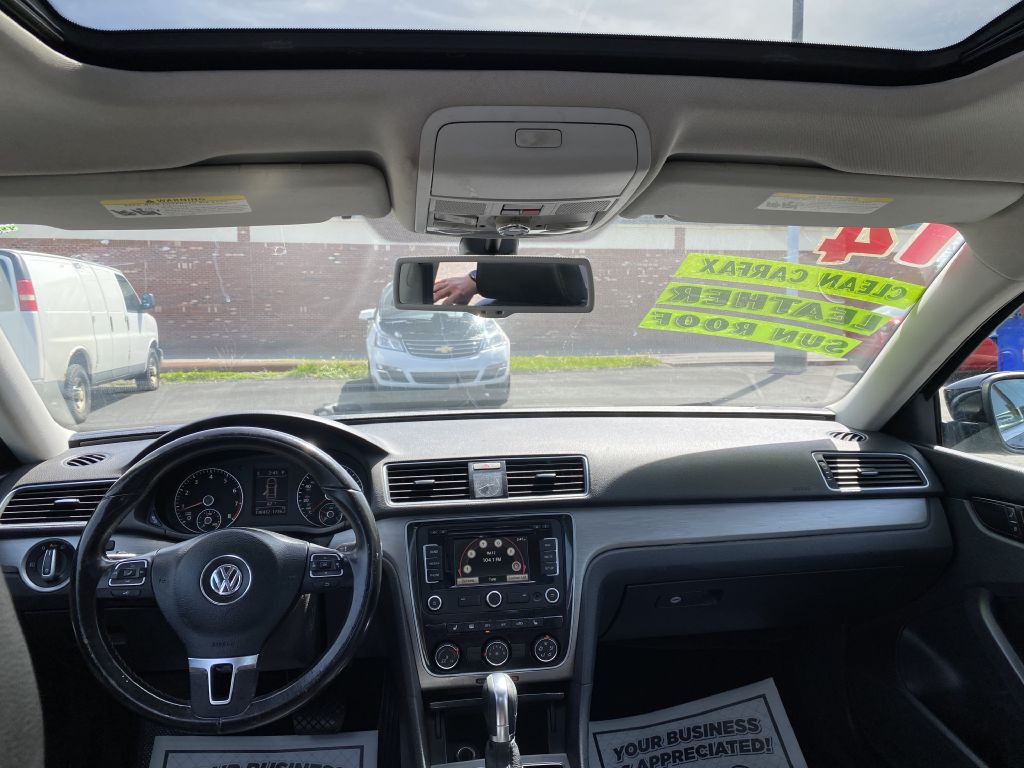 2014 Volkswagen Passat Image 9