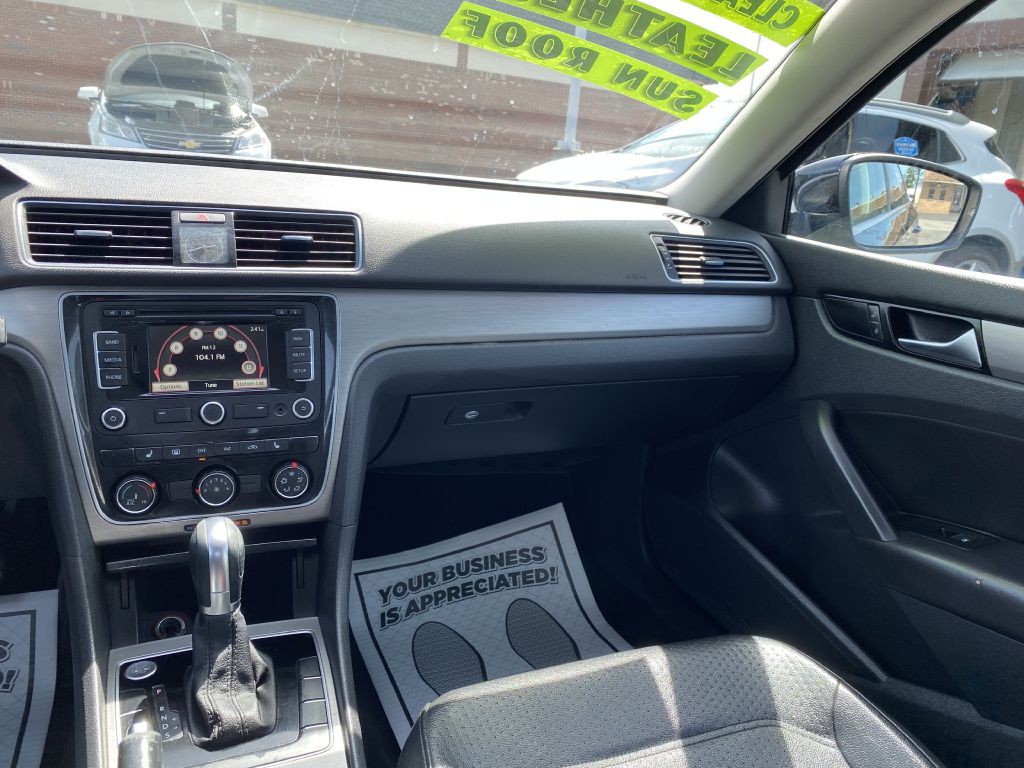 2014 Volkswagen Passat Image 11