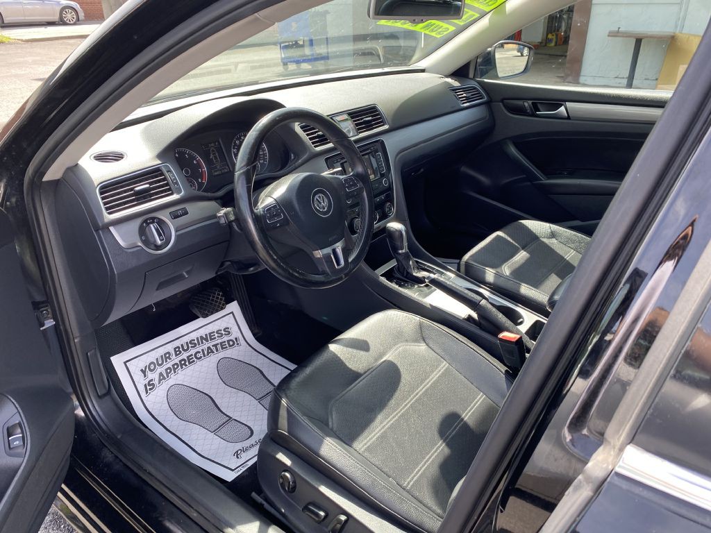 2014 Volkswagen Passat Image 14