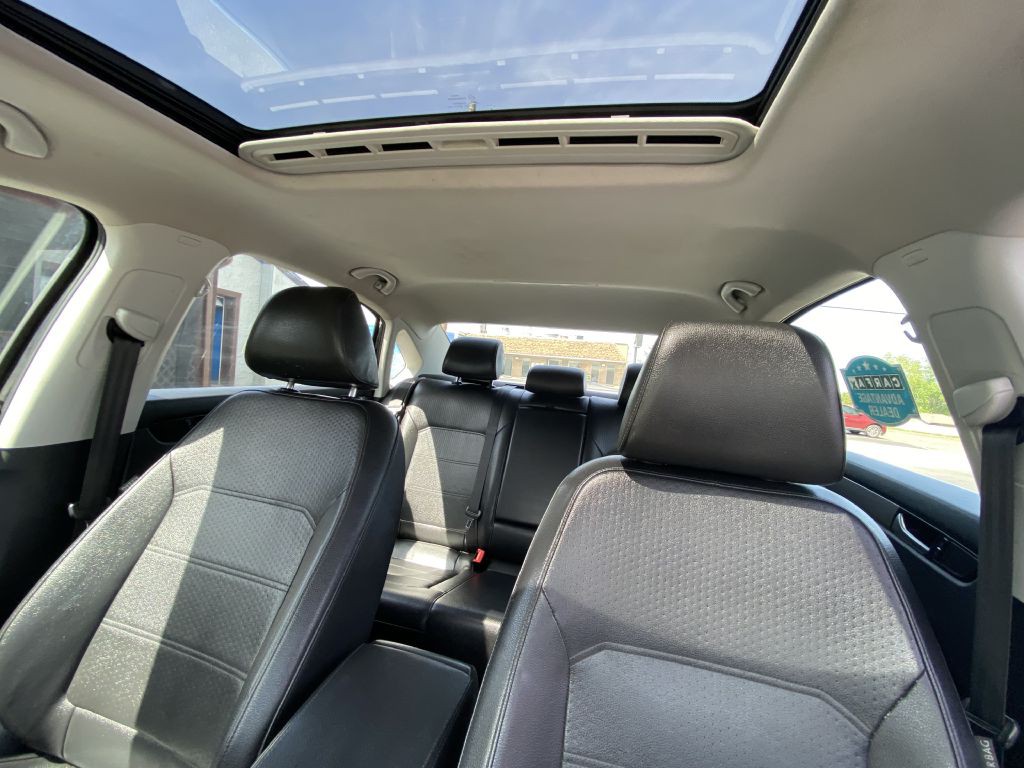 2014 Volkswagen Passat Image 18