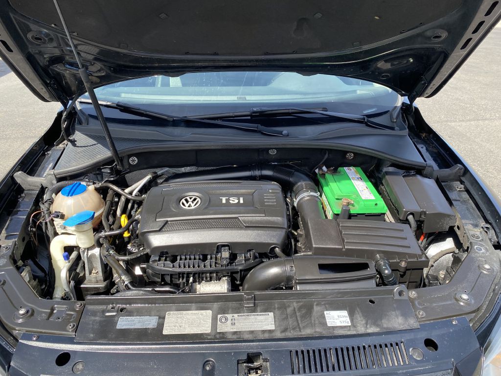 2014 Volkswagen Passat Image 23