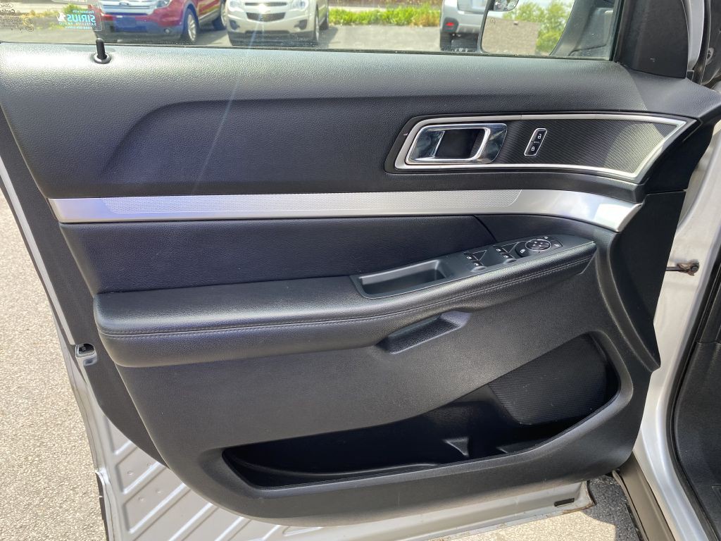 2016 Ford Explorer Image 21