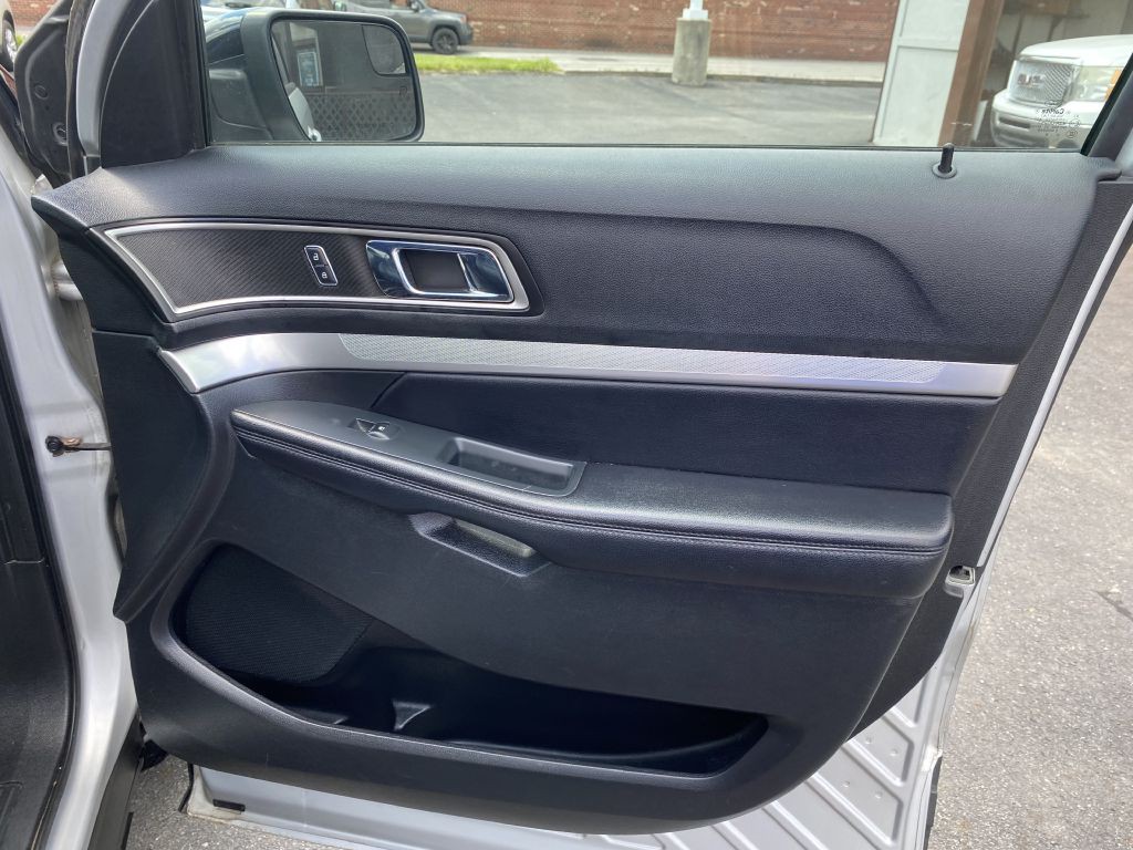2016 Ford Explorer Image 24