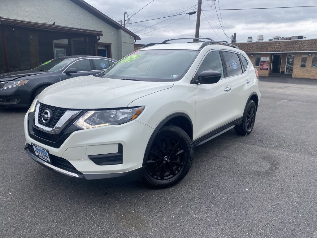 2017 Nissan Rogue Image 1