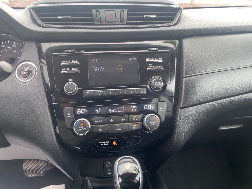 2017 Nissan Rogue Image 13