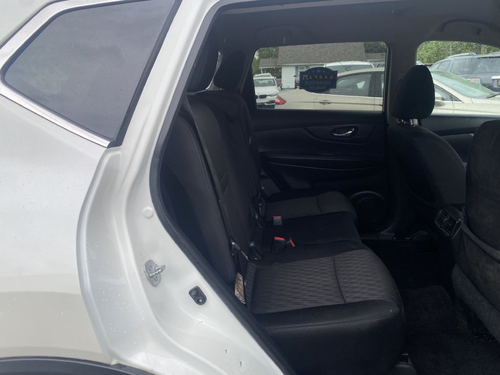 2017 Nissan Rogue Image 17