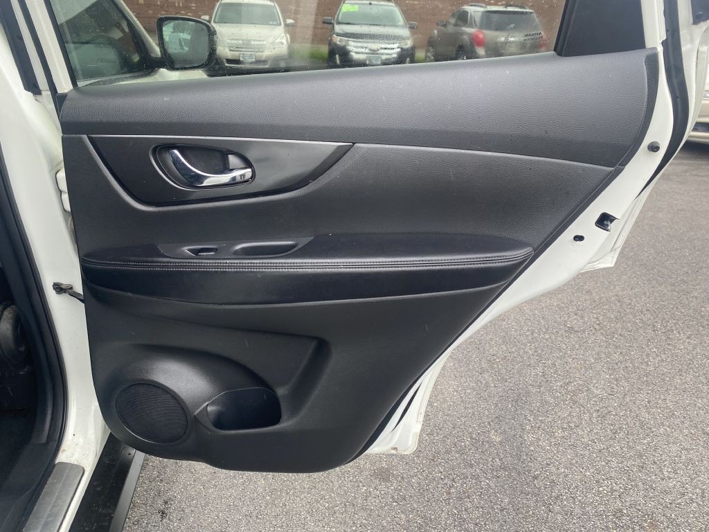 2017 Nissan Rogue Image 22