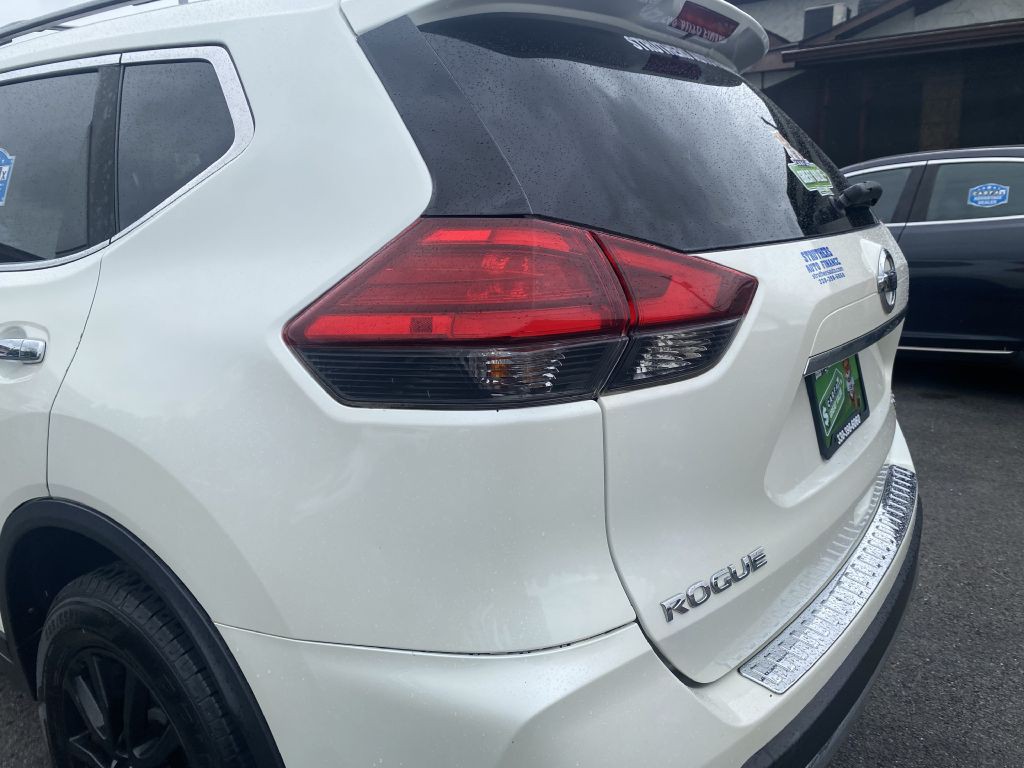 2017 Nissan Rogue Image 26