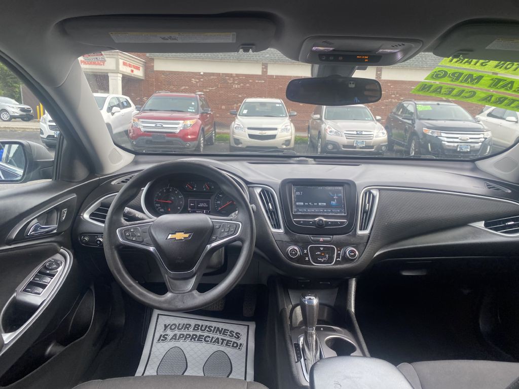 2018 Chevrolet Malibu Image 9