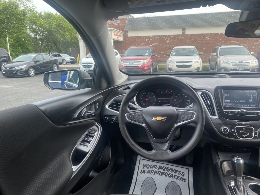 2018 Chevrolet Malibu Image 10