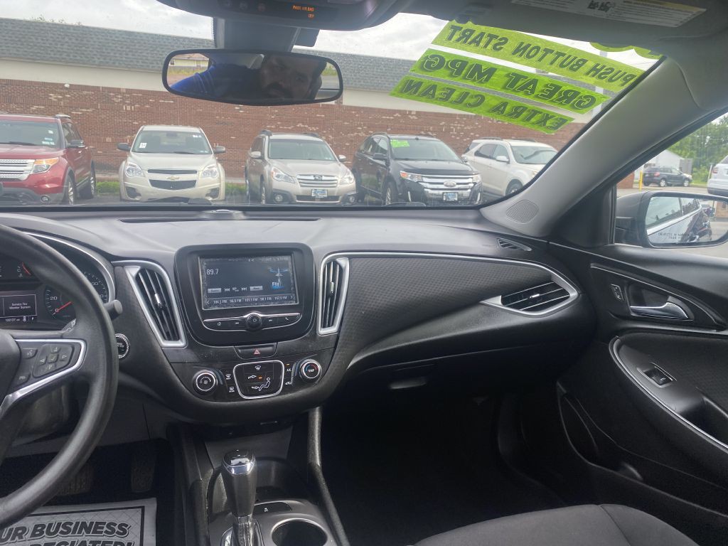 2018 Chevrolet Malibu Image 11