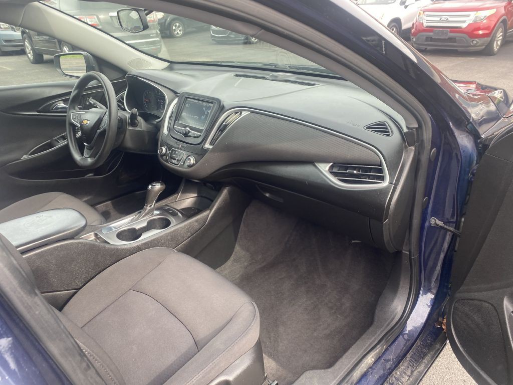 2018 Chevrolet Malibu Image 22