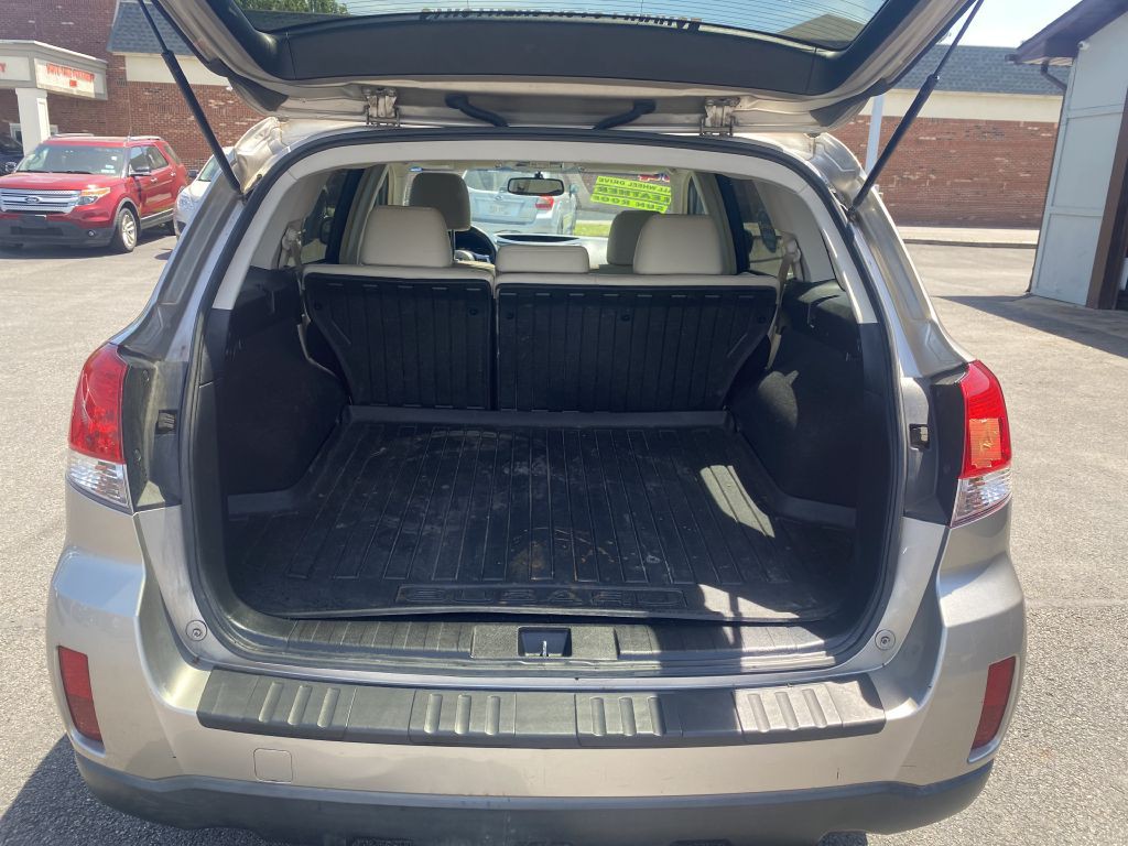 2014 Subaru Outback Image 16