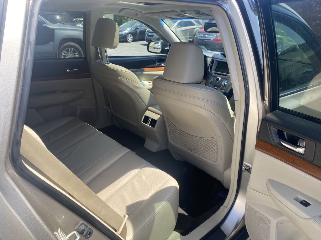 2014 Subaru Outback Image 17
