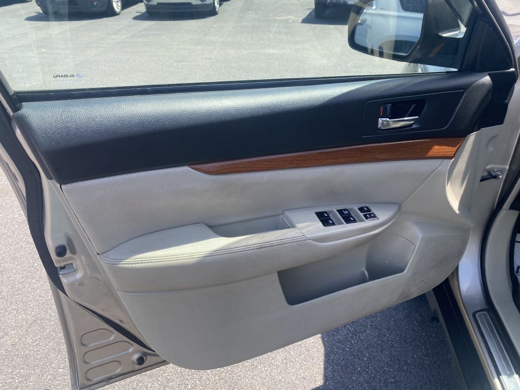2014 Subaru Outback Image 20