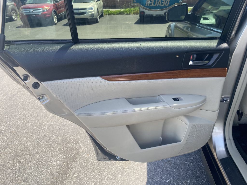 2014 Subaru Outback Image 21
