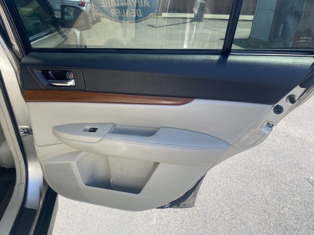 2014 Subaru Outback Image 22