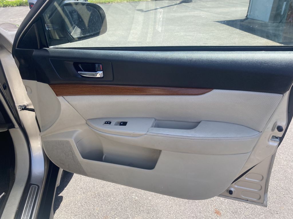2014 Subaru Outback Image 23