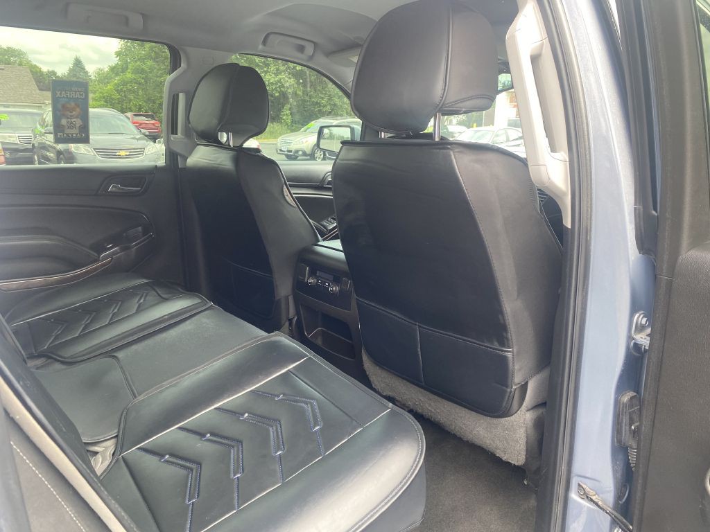 2015 Chevrolet Suburban Image 18