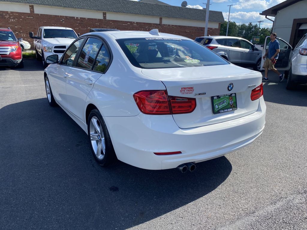 2013 BMW 3 Series Image 7