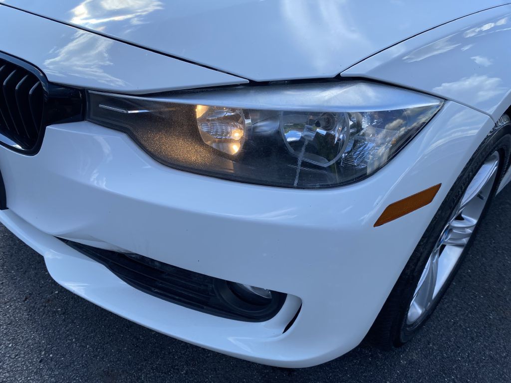 2013 BMW 3 Series Image 24