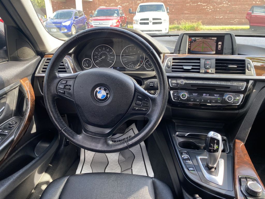 2016 BMW 3 Series Image 10