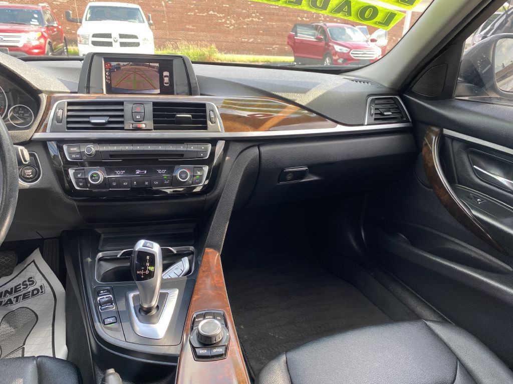 2016 BMW 3 Series Image 11